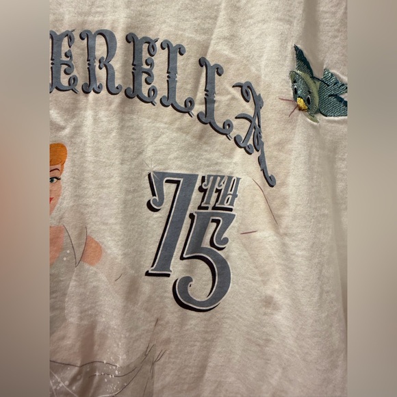 Disney parks Cinderella 75th anniversary white t-shirt xl EUC - Picture 2 of 8